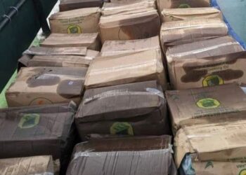 RAMPASAN minyak masak bersubsidi berhampiran Sungai Kolapis, Beluran semalam-IHSAN KPDNHEP