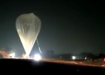 UJIAN penerbangan prototaip itu berlangsung selama 4 jam 10 minit sebelum mendarat dengan selamat di kawasan yang ditetapkan. - AGENSI