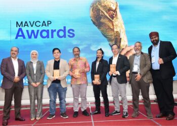 MAJLIS penyampaian anugerah MAVCAP kepada penerima di Kuala Lumpur, semalam.