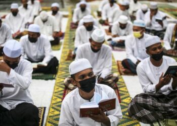AL-QURAN menjadi pedoman kehidupan buat orang yang bertakwa. – UTUSAN/ZULFADHLI ZAKI