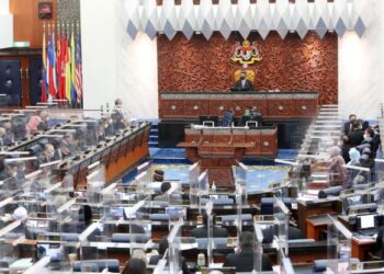 KERAJAAN perlu membentangkan Rang Undang-undang Antilompat Parti dalam sesi akan datang untuk dibahas dan diluluskan bagi menjamin kestabilan kerajaan sebelum Pilihan Raya Umum Ke-15  boleh diadakan.