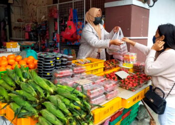 AKTIVITI perniagaan agro di Cameron Highlands kembali rancak selepas PKP. - UTUSAN/ZULFACHRI ZULKIFLI
CAMERON HIGHLANDS 14 FEBRUARI 2022: AKTIVITI perniagaan agro di Cameron Highlands kembali rancak selepas PKP. - UTUSAN/ZULFACHRI ZULKIFLI