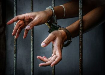 LELAKI dari Kupang menyerah diri di balai polis selepas isteri yang ditikam bulan lalu meninggal dunia di hospital.-GAMBAR HIASAN