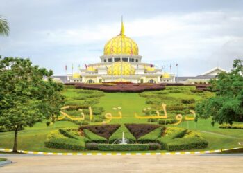 Belum ada mana-mana sumber rasmi mengenai agenda perbincangan dalam pertemuan Yang di-Pertuan Agong dengan raja-raja Melayu, esok. – UTUSAN/FARIZ RUSADIO