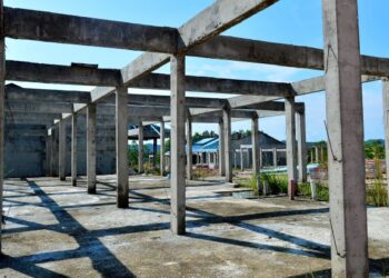 KEADAAN projek PGBF Felda Chini 3, Pekan, Pahang yang terbengkalai sejak lebih lapan tahun lalu. - UTUSAN/SHAIKH AHMAD RAZIF