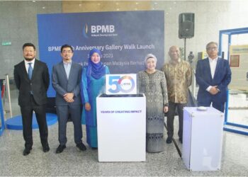 MAJLIS pelancaran pameran `Laluan Galeri' Ulang Tahun Ke-50  Bank Pembangunan Malaysia Berhad.