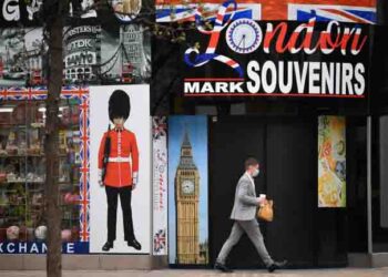 ANGLOFIL ialah orang yang mengagumi England, rakyat dan budayanya. – AFP