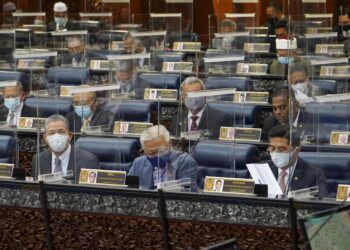 WALAUPUN hanya ada 220 ahli Parlimen tetapi setiap satu persidangan melibatkan jumlah lebih ramai seperti pegawai-pegawai Parlimen, menteri dan timbalan menteri serta kakitangan jabatan-jabatan lain. – UTUSAN/SHIDDIEQIIN ZON