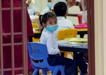 Golongan M40 juga berharap anak-anak mereka diberi peluang untuk mengikuti pembelajaran prasekolah di sekolah kebangsaan ekoran yuran tinggi yang dikenakan oleh sekolah swasta.  - UTUSAN/ZULFACHRI ZULKIFLI