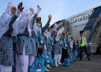 LEBIH 60,000 bakal jemaah haji Indonesia tahun ini berumur 65 tahun ke atas.-AGENSI