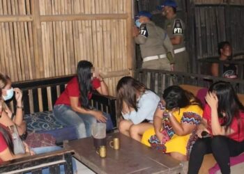 KEDAI kopi yang didakwa dijadikan aktiviti pelacuran secara tersembunyi. - AGENSI  