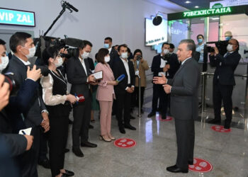 PRESIDEN Uzbeksitan,  Shavkat Mirziyoyev berinteraksi dengan media. - KEDUTAAN UZBEKISTAN
