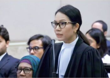 NURALISSA Norrazak berucap pada sesi Prosiding Rujukan Tun Salleh Abas di Istana Kehakiman, Putrajaya. - UTUSAN/AMREE AHMAD