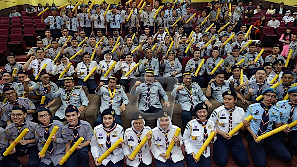 99 ahli Pengakap terima anugerah tertinggi Sijil Pengakap Raja - Utusan