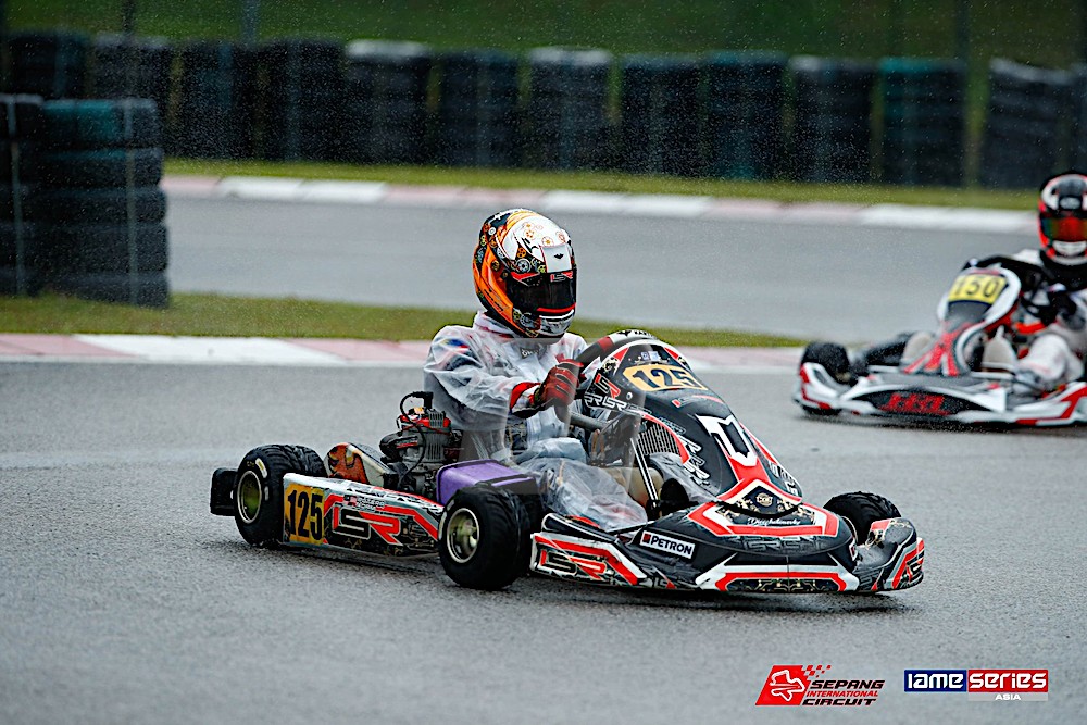 Putera Adam pamer aksi konsisten Utusan Malaysia