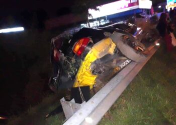 KEADAAN kereta dinaiki lima remaja sehingga mengorbankan tiga daripada mereka selepas terbabas di Kilometer 63.5, Jalan Alor Setar-Butterworth, Sungai Petani.