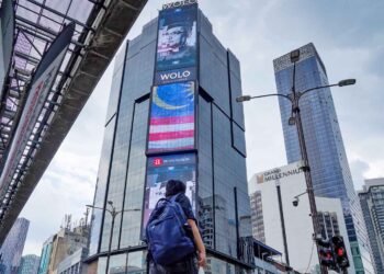 ANTARA langkah untuk merancakkan semula pertumbuhan ekonomi adalah tumpuan terhadap penggunaan teknologi pintar dalam pelbagai sektor. – UTUSAN/MUHAMAD IQBAL ROSLI