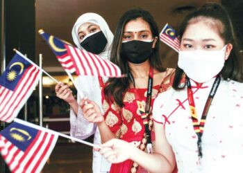 PERPADUAN antara kaum perlu diberikan keutamaan kerana ia menjamin kemajuan berterusan. – UTUSAN/ZULFADHLI ZAKI
