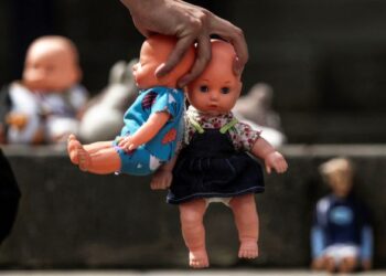 SABAN tahun kita tidak lekang dikhabarkan dengan penemuan kanak-kanak mangsa dera sehingga ada yang diakhiri dengan kematian.