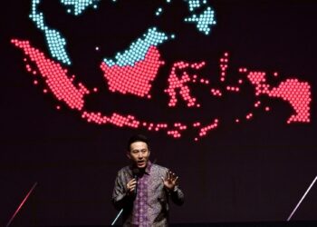CEO TikTok, Shou Zi Chew berucap semasa merasmikan Forum Impak TikTok di Asia Tenggara di Jakarta, Indonesia. - AFP