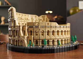 LEGO memperkenalkan set pembinaan terbesar, Roman Colosseum yang mempunyai 9,036 kepingan.  - LEGO