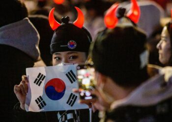 HASRAT untuk Korea Selatan dan Korea Utara bersatu kini semakin berkurang khususnya dalam kalangan generasi muda yang tidak pernah merasai suasana Perang Korea yang mengorbankan berjuta nyawa. – AFP
