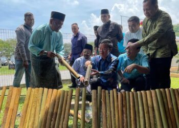 CHOW Kon Yeow ketika menghadiri Majlis Santai Aidilfitri Parlimen Batu Kawan dan Kadun Bukit Tambun di Taman Tangling, Pulau Pinang hari ini.