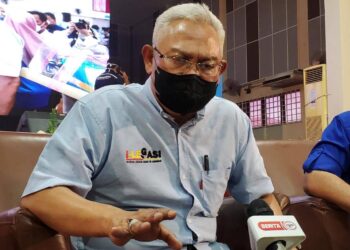 NOH Omar dalam sidang akhbar selepas merasmikan Karnival Pendidikan Parlimen Tanjong Karang yang diadakan di Padang Astaka Tanjong Karang di Kuala Selangor, Selangor, hari ini.