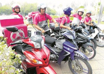 Ramai belia di ibu negara perlu melakukan dua kerja untuk meraih pendapatan RM3,000 sebulan.  – GAMBAR HIASAN/UTUSAN