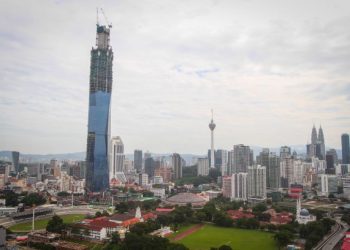 Sektor swasta terus memacu pertumbuhan aktiviti pembinaan dengan menyumbang 50.7 peratus nilai kerja pembinaan. - GAMBAR HIASAN