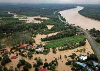 PENUBUHAN Suruhanjaya Siasatan DiRaja (RCI) penting dalam menyiasat dalang sebenar menyebabkan berlakunya banjir luar biasa di Pahang.-UTUSAN/MUHAMAD IQBAL ROSLI