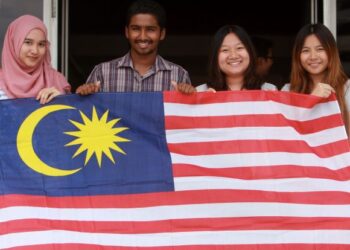 GAYA hidup Keluarga Malaysia adalah tepat dalam mewujudkan keharmonian masyarakat berbilang kaum di negara ini.