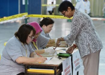 TIDAK perlu diadakan pilihan raya kecil (PRK) bagi mengisi kekosongan kerusi sekiranya ahli politik memilih untuk melompat parti.