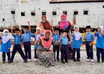 Murid prasekolah memerlukan kelas tambahan demi memastikan jurang pembelajaran mereka tidak ketinggalan terlalu jauh apabila memasuki tahun satu nanti. – GAMBAR HIASAN/UTUSAN