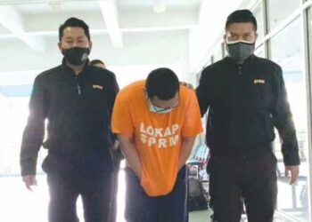 HUKUMAN yang dikenakan adalah bagi memberi pengajaran kepada pemimpin serta masyarakat supaya lebih waspada terhadap gejala rasuah yang memberi kesan negatif kepada negara.