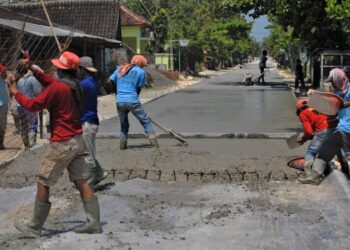 KEADAAN jalan yang dibaiki hampir 95 peratus sudah siap. - AGENSI