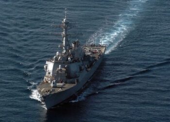 KAPAL pemusnah peluru berpandu USS Milius (DDG-69) belayar di Selat Taiwan.-AGENSI