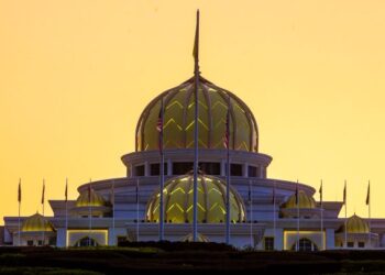 Mesej penting 
hendak disampaikan oleh Yang di-Pertuan Agong dan Raja-Raja Melayu adalah baginda-baginda sentiasa prihatin tentang penderitaan rakyat selama ini dan mahukannya segera berakhir. – UTUSAN/
AFIQ RAZALI