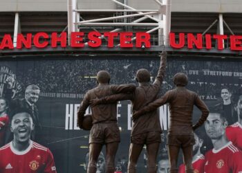 Manchester United yang memiliki pemain-pemain hebat, merupakan antara kelab bola sepak termahal dan paling bernilai di dunia. – GAMBAR HIASAN