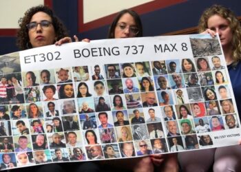 RAKAN kepada salah seorang mangsa nahas pesawat 737 MAX milik Ethiopian Airlines mendengar perbicaraan kes di Capitol Hill, Washington baru-baru ini. – AFP