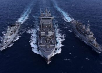TIGA buah kapal perang TLDM yang terlibat dalam Exercise Bersama Gold 2021 melibatkan FPDA dalam ZEE Malaysia di Laut China Selatan. – SUMBER MyJointForce