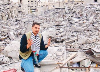 GAMBAR kenangan Sheikh Muszaphar Shukor ketika berkhidmat di Palestin atas misi kemanusiaan.