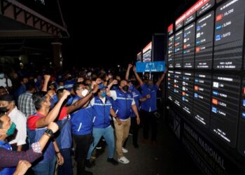 KEJAYAAN Barisan Nasional (BN) dalam Pilihan Raya Negeri (PRN) Melaka disambut dengan sorakkan dan kegembiraan oleh para penyokongnya.