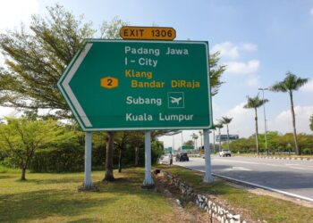 Sudah sampai masanya perkataan bahasa Inggeris Exit disertakan sekali dengan perkataan bahasa Melayu iaitu ‘susur keluar’. – IHSAN PENULIS