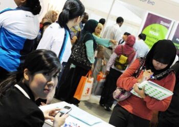 PENINGKATAN pengangguran pada tahun ini menjadi satu cabaran besar kepada graduan untuk mendapatkan pekerjaan. – GAMBAR HIASAN/AFP