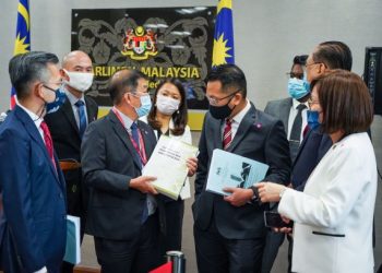 AHLI-AHLI Parlimen yang bersidang sehingga 15 Disember ini hendaklah bersepakat meluluskan Belanjawan 2021 tanpa syarat. – GAMBAR HIASAN/UTUSAN
