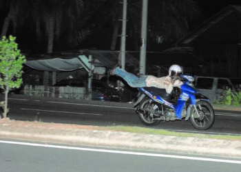 AKSI merbahaya mat rempit di Semabok, Melaka.