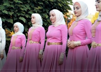 NASYID mengenai rukun iman bertajuk Amantu billahi wa malaikatihi oleh Khadija Kholibri (dua dari kiri) telah ditonton sebanyak 3.2 juta kali dalam YouTube.