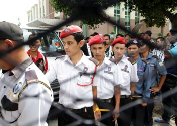TIADAKAH peluang untuk bekerja sebagai
pegawai keselamatan tanpa sijil CSG?-GAMBAR HIASAN
