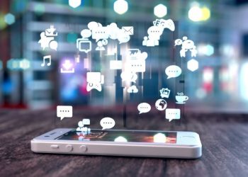Fitnah di laman sosial mampu meruntuhkan keharmonian masyarakat di negara ini. – Sumber Internet